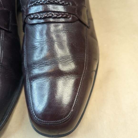 Florsheim Shoes men\'s size 11 EEE  dress loafer brown leather. Woven rope accent